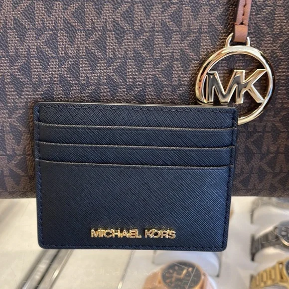 MICHAEL KORS
Leather Large Card Holder Case Wallet
Black
NWT - Picture 3 of 16